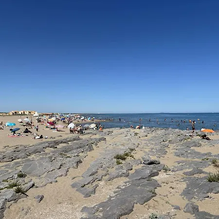 Villa T3 Mezzanine A Saint-pierre-la-mer, Climatisee, Terrasse, Parking Prive, 6 Pers. - Fr-1-795-41