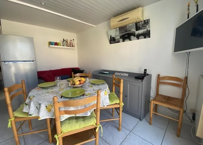 T3 Mezzanine à Saint-pierre-la-mer, Climatisée, Terrasse, Parking Privé, 6 Pers. - Fr-1-795-41
